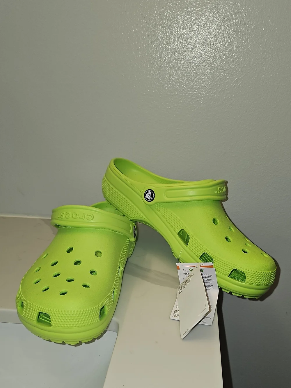 CROCS Classic Unisex Clogs In Limeade. NIB W/Tags.